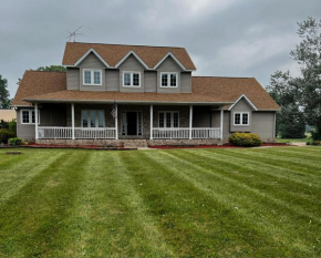 House On Grass Runway with Fly-In/Fly-Out Access